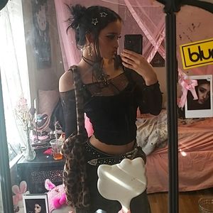 Meet your Posher, adriana